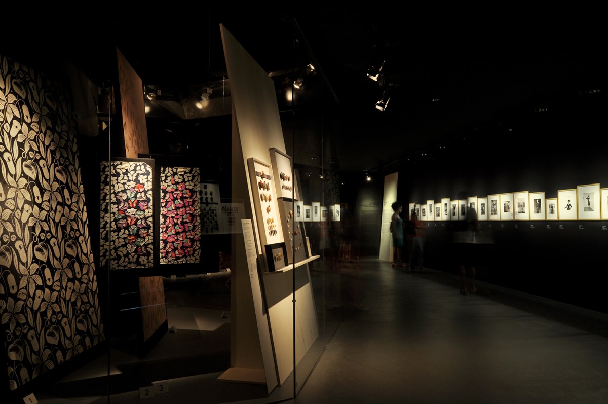 Scénographie exposition déboutonner la mode_MAD